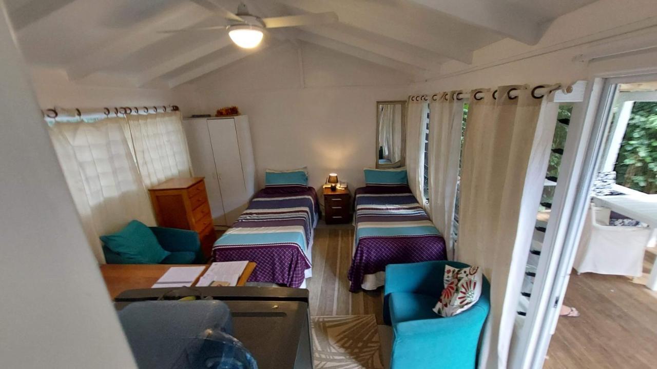 Are Tamareni 2Br Beach Cottage Or River Studio Avarua Room photo