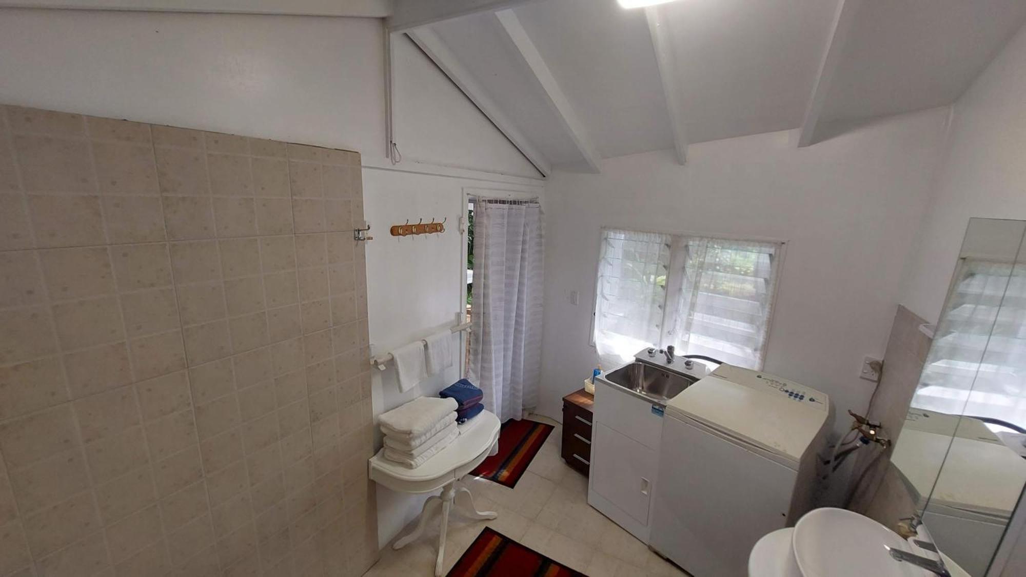 Are Tamareni 2Br Beach Cottage Or River Studio Avarua Room photo